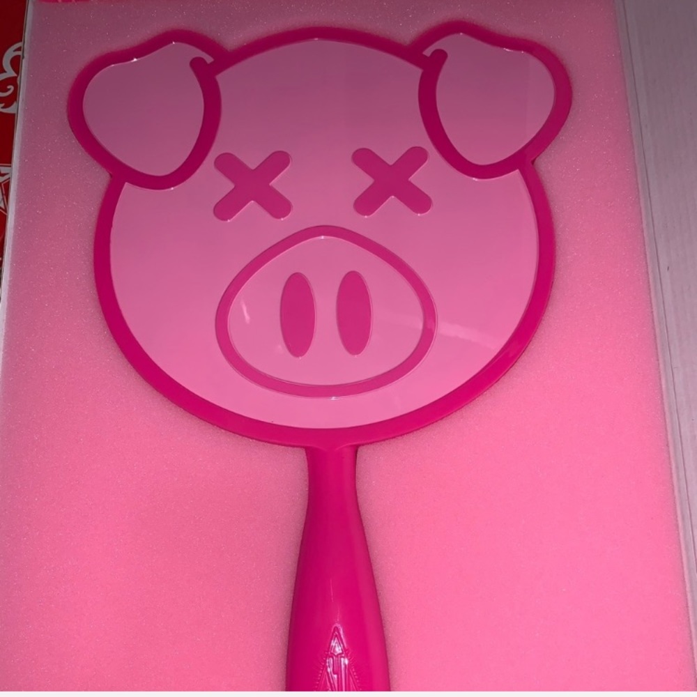 Jeffree Star x Shane Dawson pink pig mirror